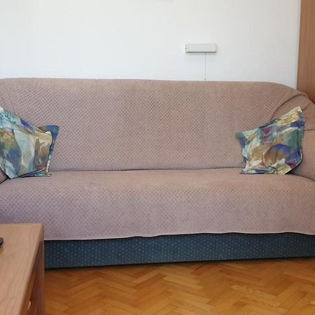 Pende Apartment Banjol Екстериор снимка