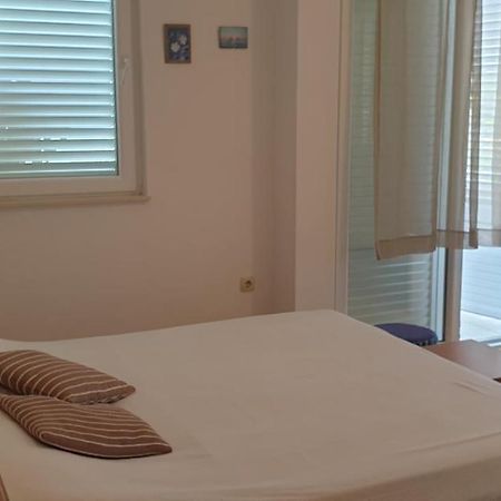 Pende Apartment Banjol Екстериор снимка