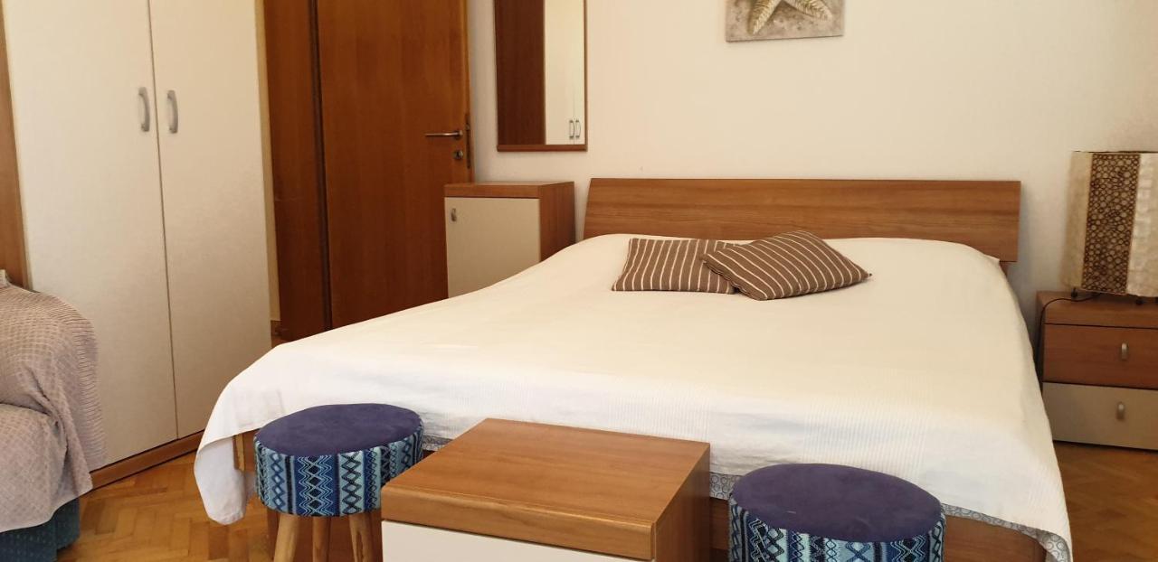 Pende Apartment Banjol Екстериор снимка