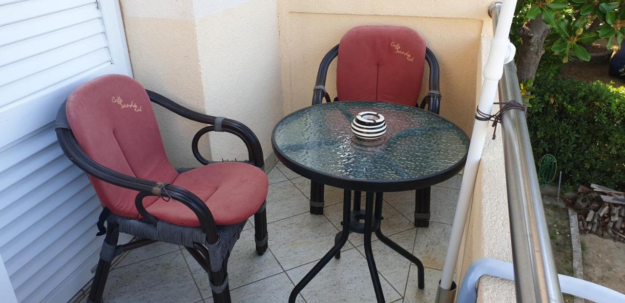Pende Apartment Banjol Екстериор снимка